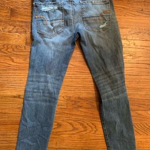 AE Distressed Jean Ankle Crop Size 6